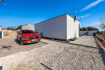 2-Bedroom Villa with Pool in Pula (Sleeps 5)