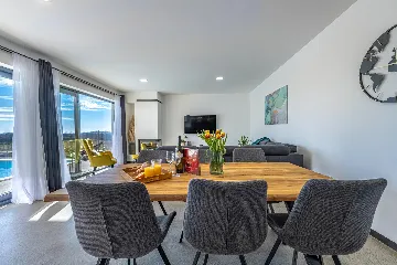 2-Bedroom Villa with Pool in Pula (Sleeps 5)