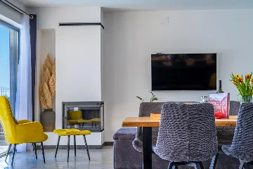 2-Bedroom Villa with Pool in Pula (Sleeps 5)