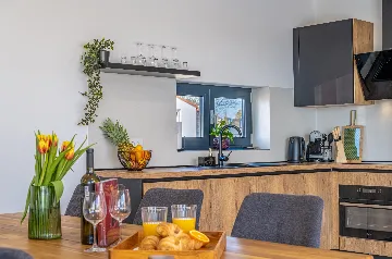 2-Bedroom Villa with Pool in Pula (Sleeps 5)