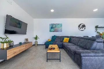 2-Bedroom Villa with Pool in Pula (Sleeps 5)