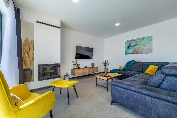 2-Bedroom Villa with Pool in Pula (Sleeps 5)