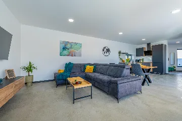 2-Bedroom Villa with Pool in Pula (Sleeps 5)