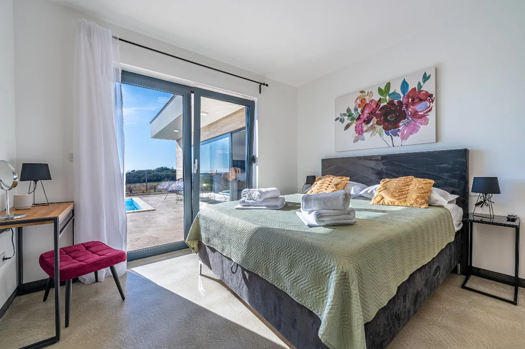 2-Bedroom Villa with Pool in Pula (Sleeps 5)