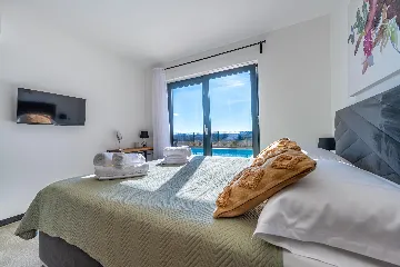 2-Bedroom Villa with Pool in Pula (Sleeps 5)