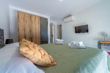 2-Bedroom Villa with Pool in Pula (Sleeps 5)