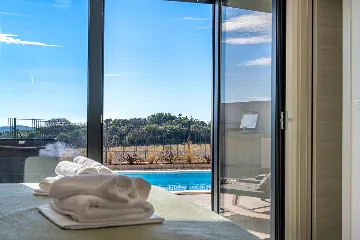 2-Bedroom Villa with Pool in Pula (Sleeps 5)