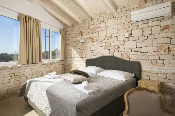 4-Bedroom Villa with Heated Pool in Rovinjsko Selo