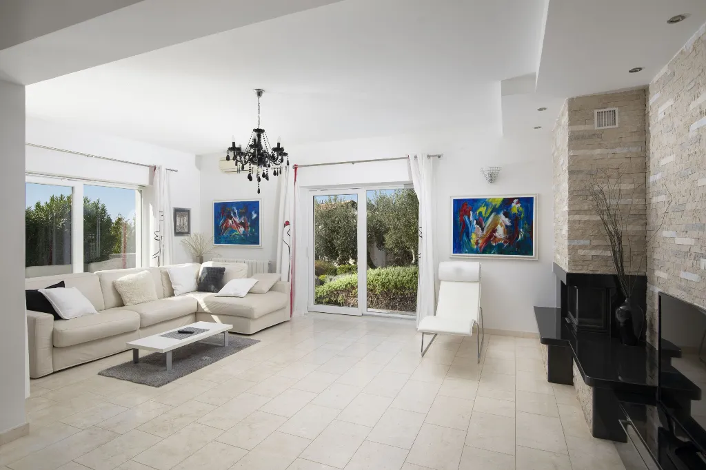 4-Bedroom Villa with Heated Pool in Rovinjsko Selo