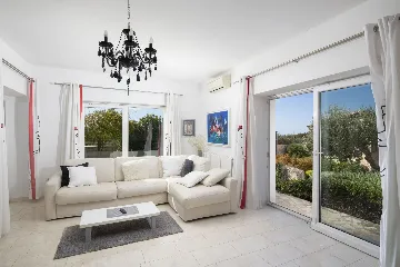 4-Bedroom Villa with Heated Pool in Rovinjsko Selo