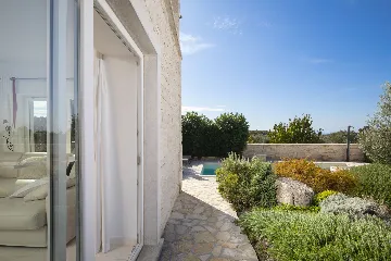 4-Bedroom Villa with Heated Pool in Rovinjsko Selo