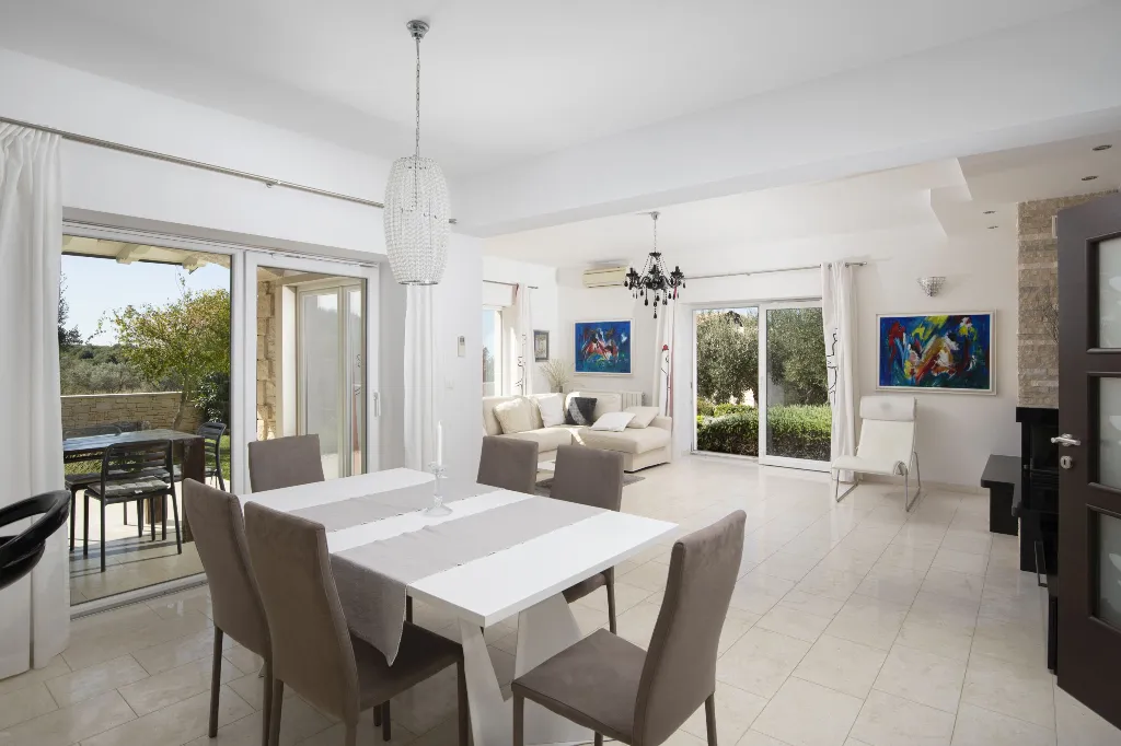 4-Bedroom Villa with Heated Pool in Rovinjsko Selo
