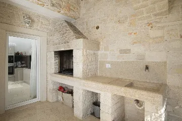 4-Bedroom Villa with Heated Pool in Rovinjsko Selo