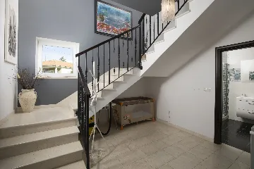 4-Bedroom Villa with Heated Pool in Rovinjsko Selo