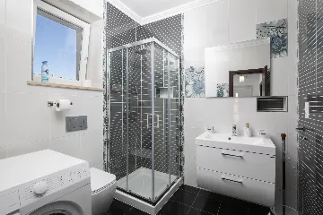 4-Bedroom Villa with Heated Pool in Rovinjsko Selo