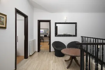 4-Bedroom Villa with Heated Pool in Rovinjsko Selo