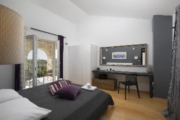 4-Bedroom Villa with Heated Pool in Rovinjsko Selo