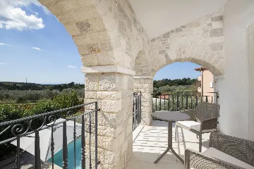 4-Bedroom Villa with Heated Pool in Rovinjsko Selo