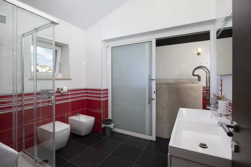 4-Bedroom Villa with Heated Pool in Rovinjsko Selo