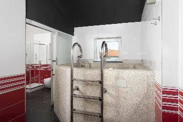 4-Bedroom Villa with Heated Pool in Rovinjsko Selo