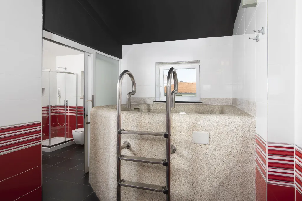 4-Bedroom Villa with Heated Pool in Rovinjsko Selo