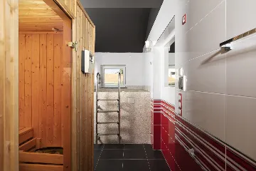 4-Bedroom Villa with Heated Pool in Rovinjsko Selo