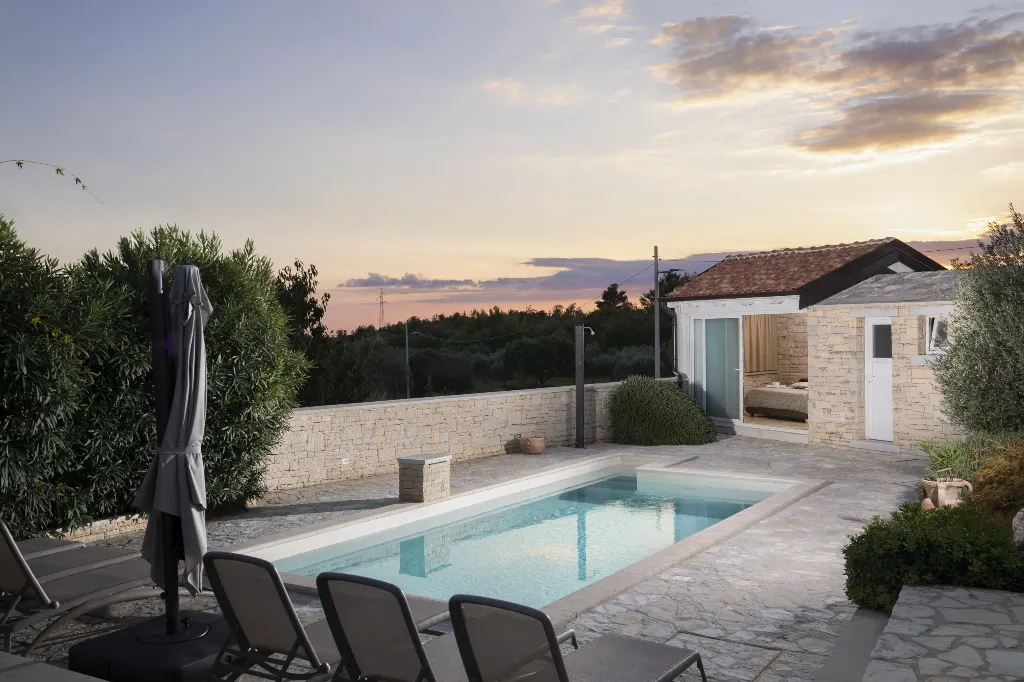 4-Bedroom Villa with Heated Pool in Rovinjsko Selo
