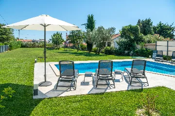Villa in Premantura with Hydromassage Pool