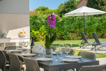 Villa in Premantura with Hydromassage Pool