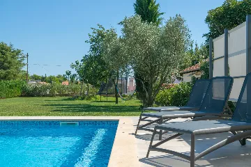 Villa in Premantura with Hydromassage Pool