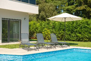 Villa in Premantura with Hydromassage Pool