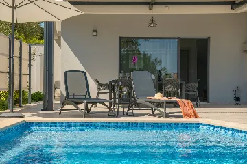 Villa in Premantura with Hydromassage Pool