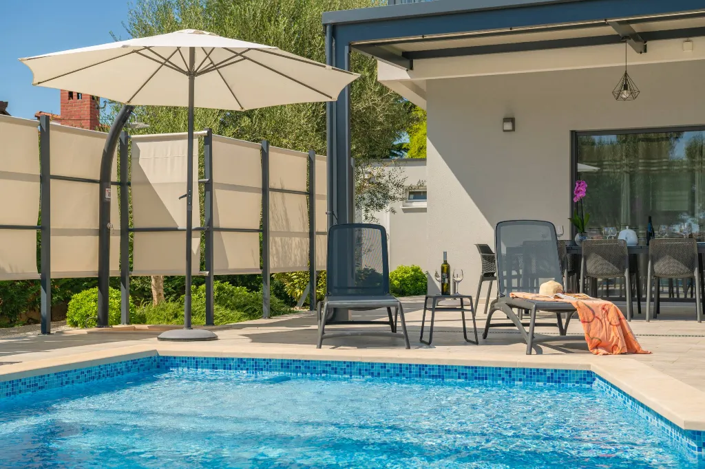 Villa in Premantura with Hydromassage Pool