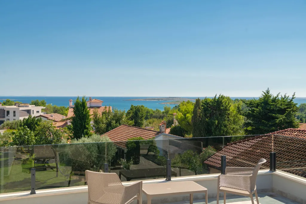Villa in Premantura with Hydromassage Pool