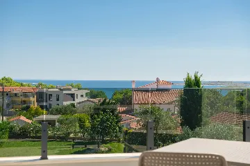 Villa in Premantura with Hydromassage Pool