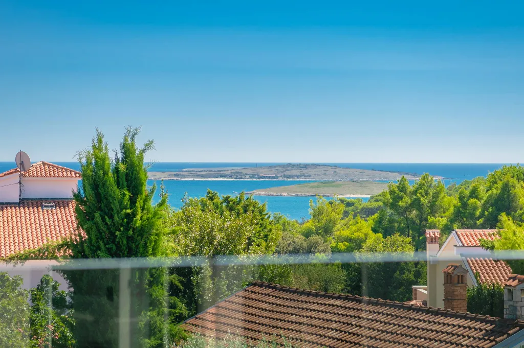 Villa in Premantura with Hydromassage Pool