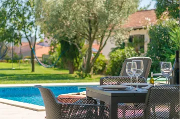 Villa in Premantura with Hydromassage Pool