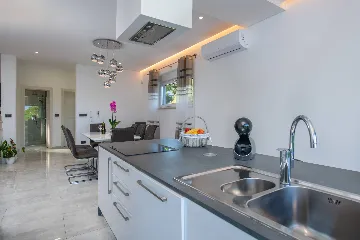 Villa in Premantura with Hydromassage Pool