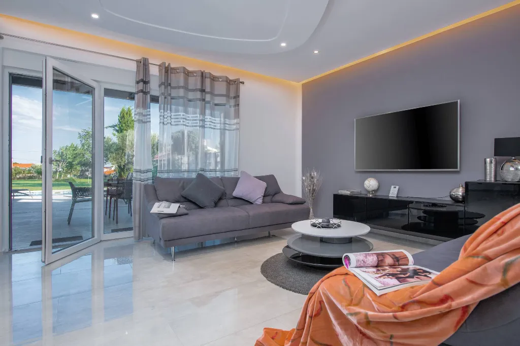 Villa in Premantura with Hydromassage Pool