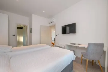 Villa in Premantura with Hydromassage Pool