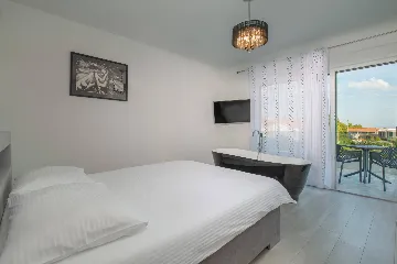 Villa in Premantura with Hydromassage Pool