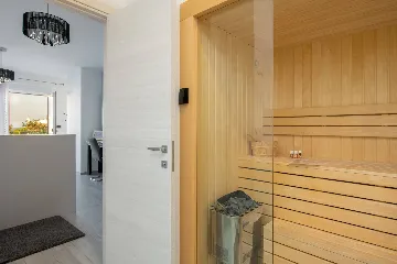 Villa in Premantura with Hydromassage Pool