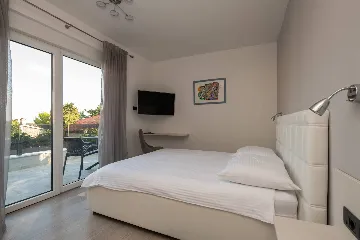 Villa in Premantura with Hydromassage Pool