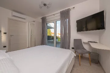 Villa in Premantura with Hydromassage Pool