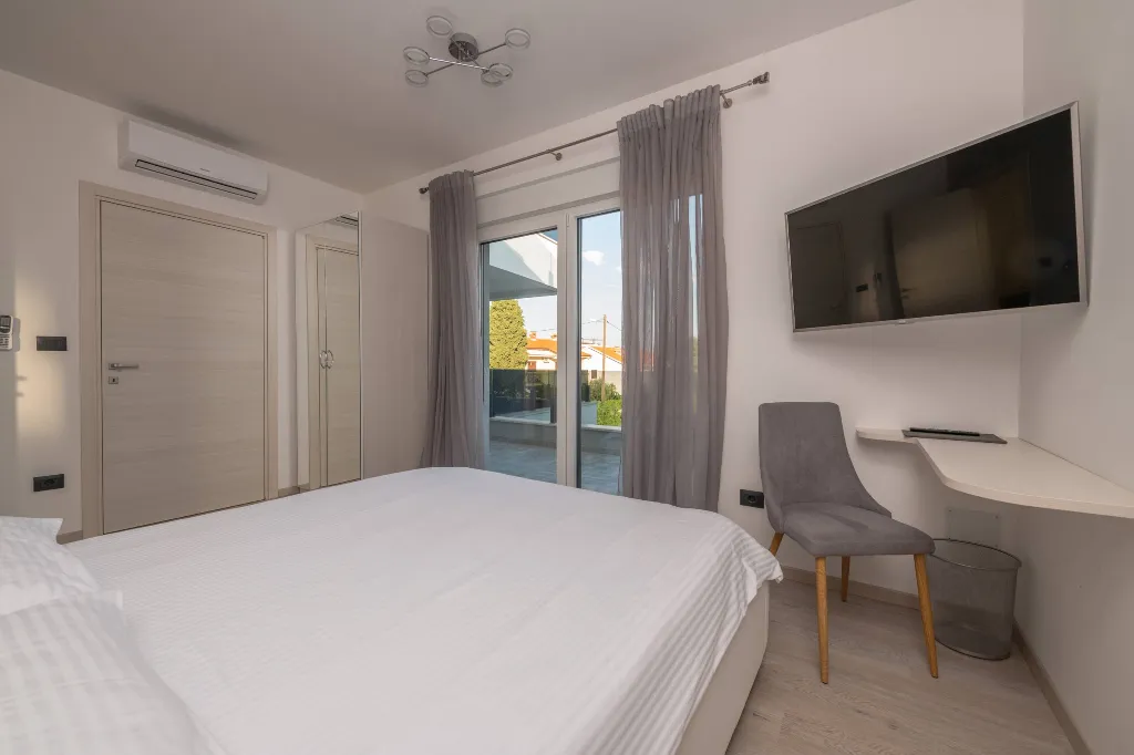 Villa in Premantura with Hydromassage Pool