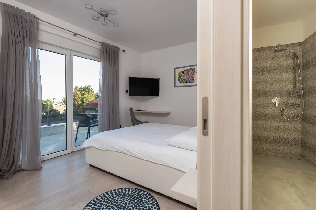 Villa in Premantura with Hydromassage Pool