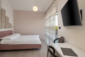 Villa in Premantura with Hydromassage Pool