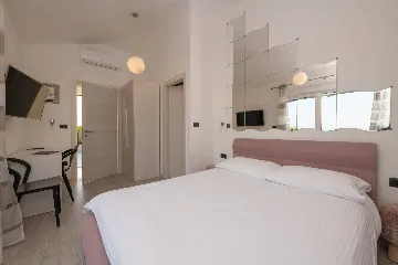 Villa in Premantura with Hydromassage Pool