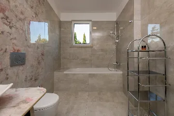 Villa in Premantura with Hydromassage Pool