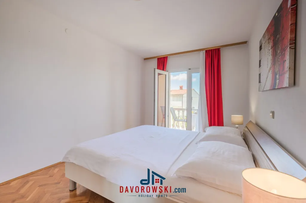 3-Bedroom Apartment in Medulin with Sea Views